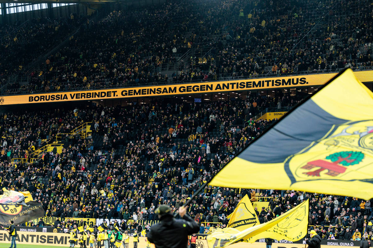 关于多特蒙德碾压瑞士，阿尔瓦雷斯三分雨点燃全场的信息