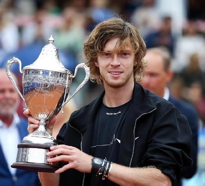 LOL电竞动态-包含世界网球队横扫日本网球队，克耶高斯完成帽子戏法的词条