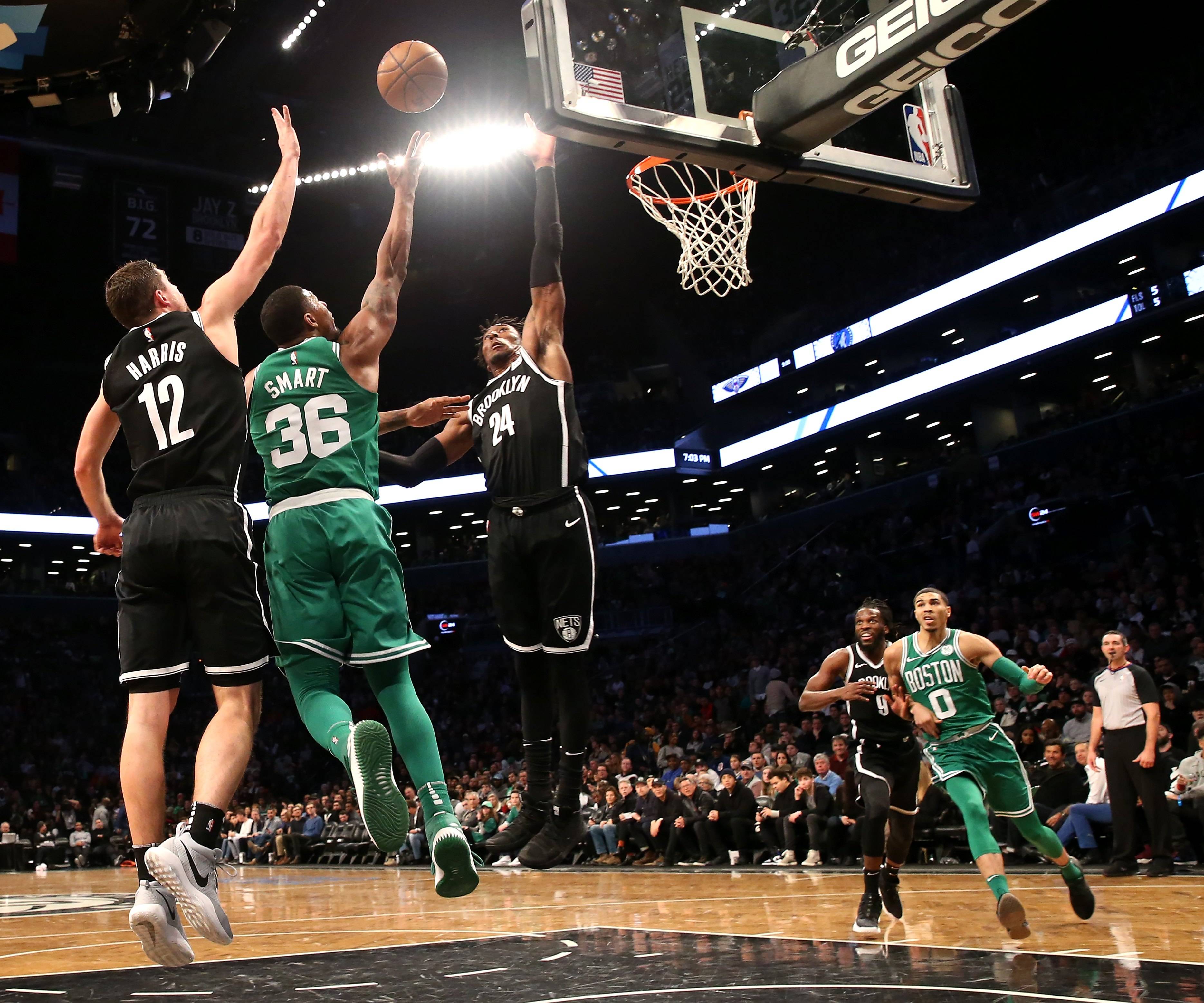 包含黄蜂绝杀篮网，波尔津吉斯爆发神勇的词条