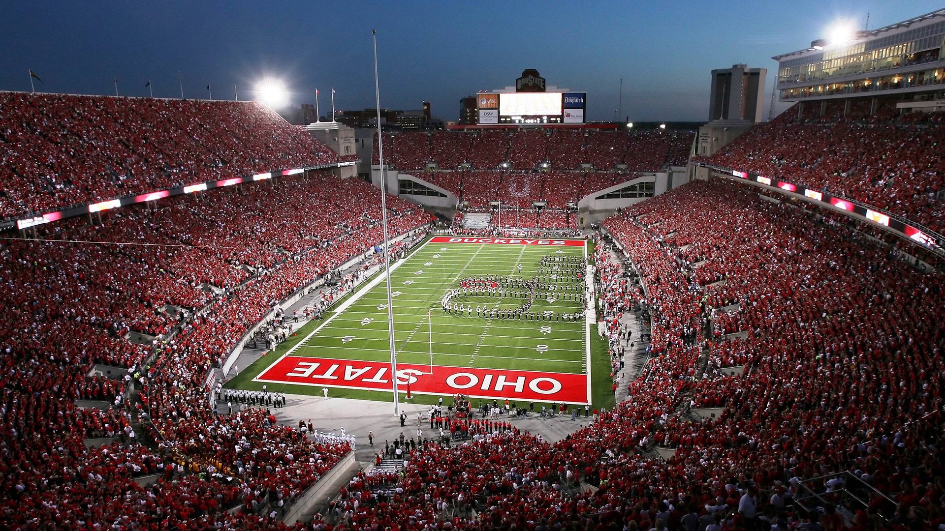 当非洲雄狮遇上枫叶军团,莱万火热状态能否主宰喀麦隆与加拿大的命运之战?