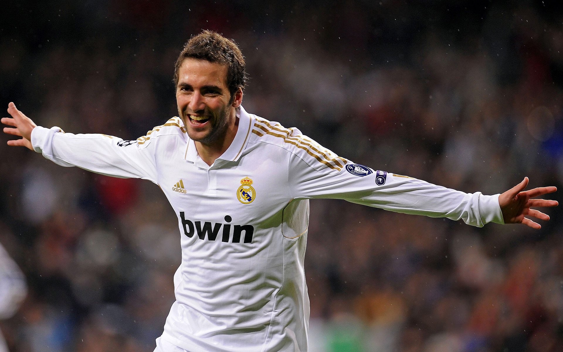 铁血鏖战，里昂之夜楚阿梅尼破纪录，丹麦童话难敌高卢雄鸡