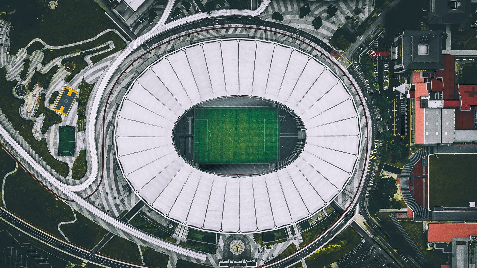华沙夜未眠,当波兰铁骑踏碎梦剧场,一场改写欧战格局的年度焦点之战